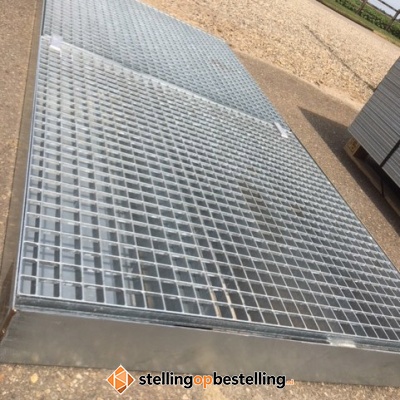 Gebruikte Metalen Lekbak, Verzinkt